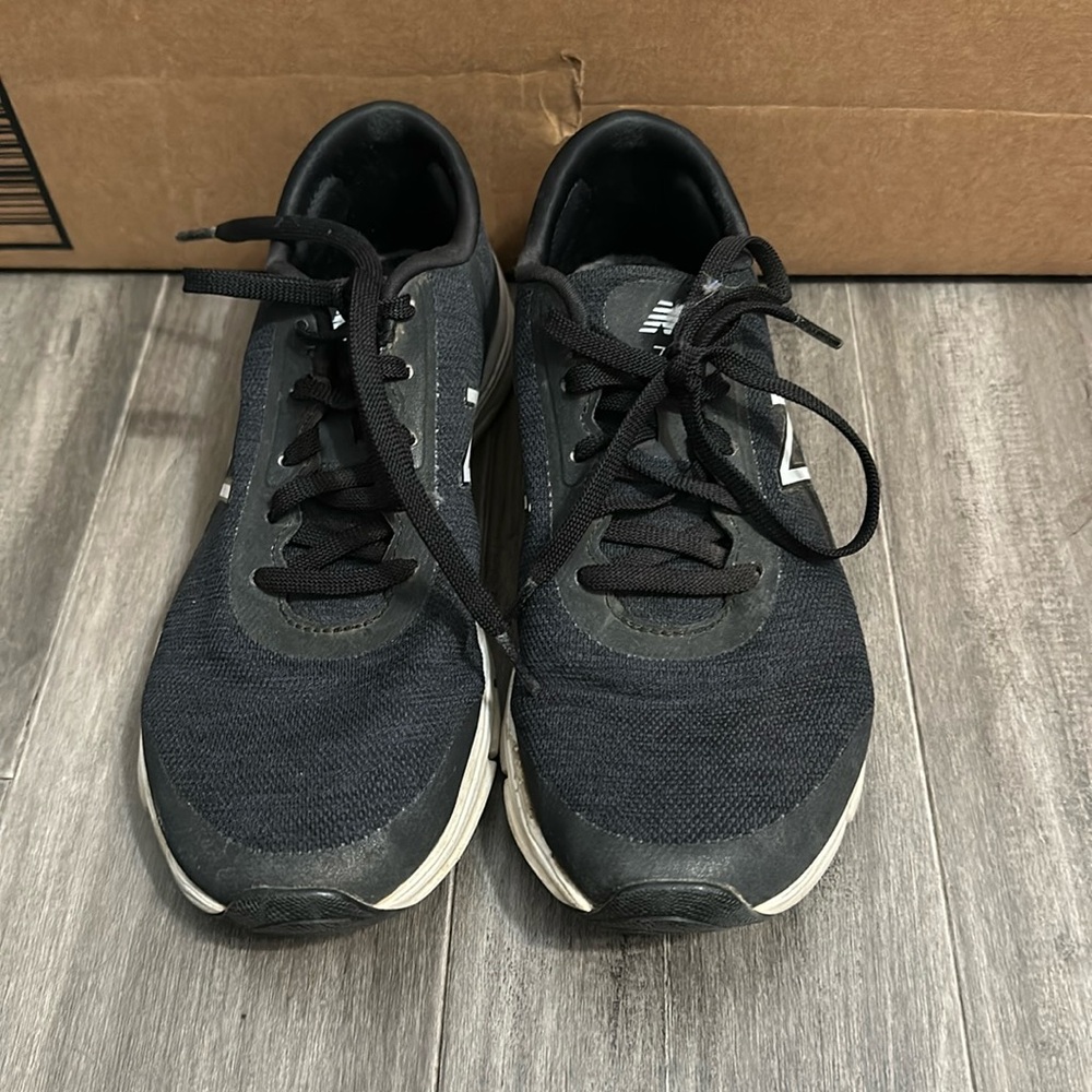 New Balance Tennis Shoes